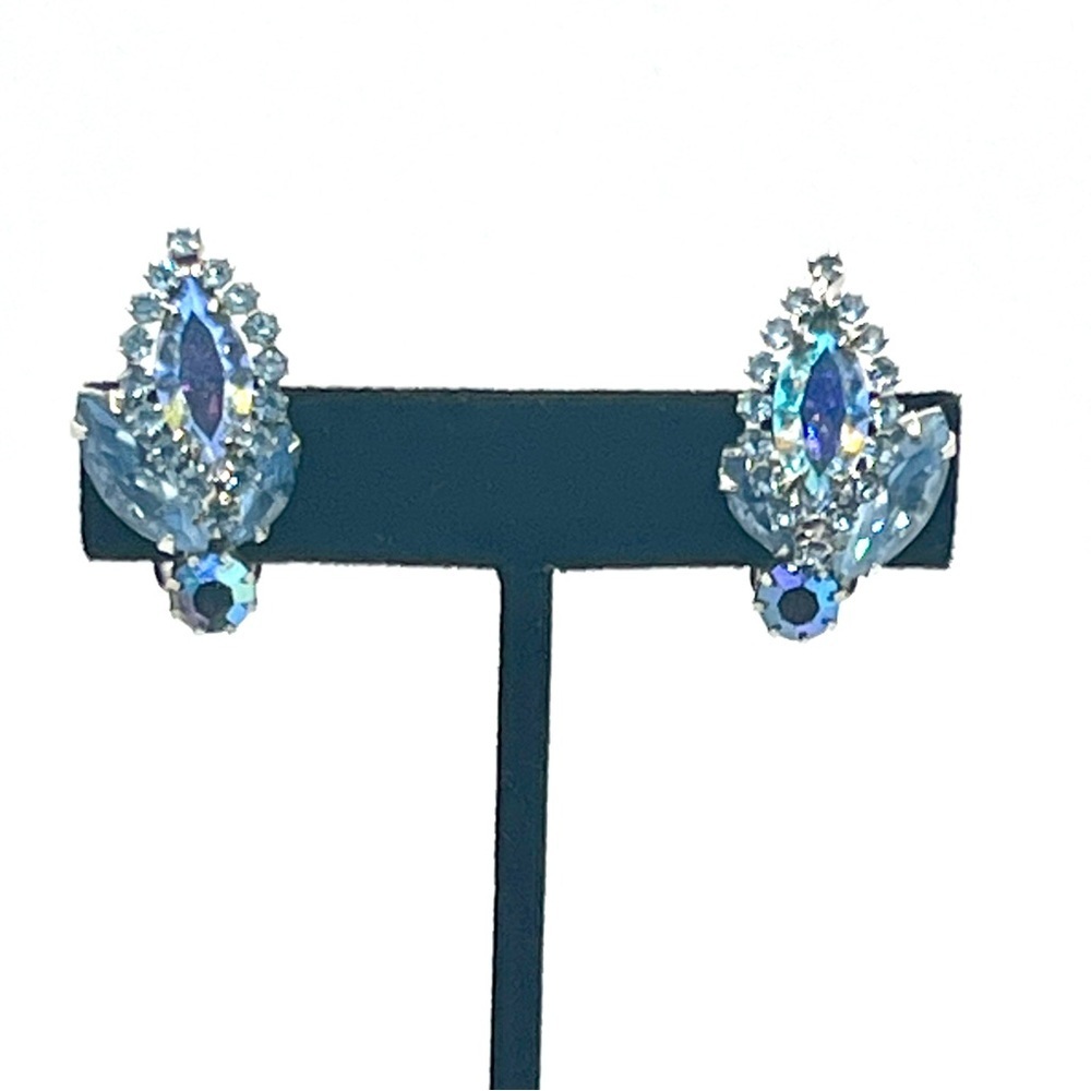 Vintage Weiss Blue Rhinestone Clip On Earrings Aurora Borealis 1950s - Picture 7 of 11